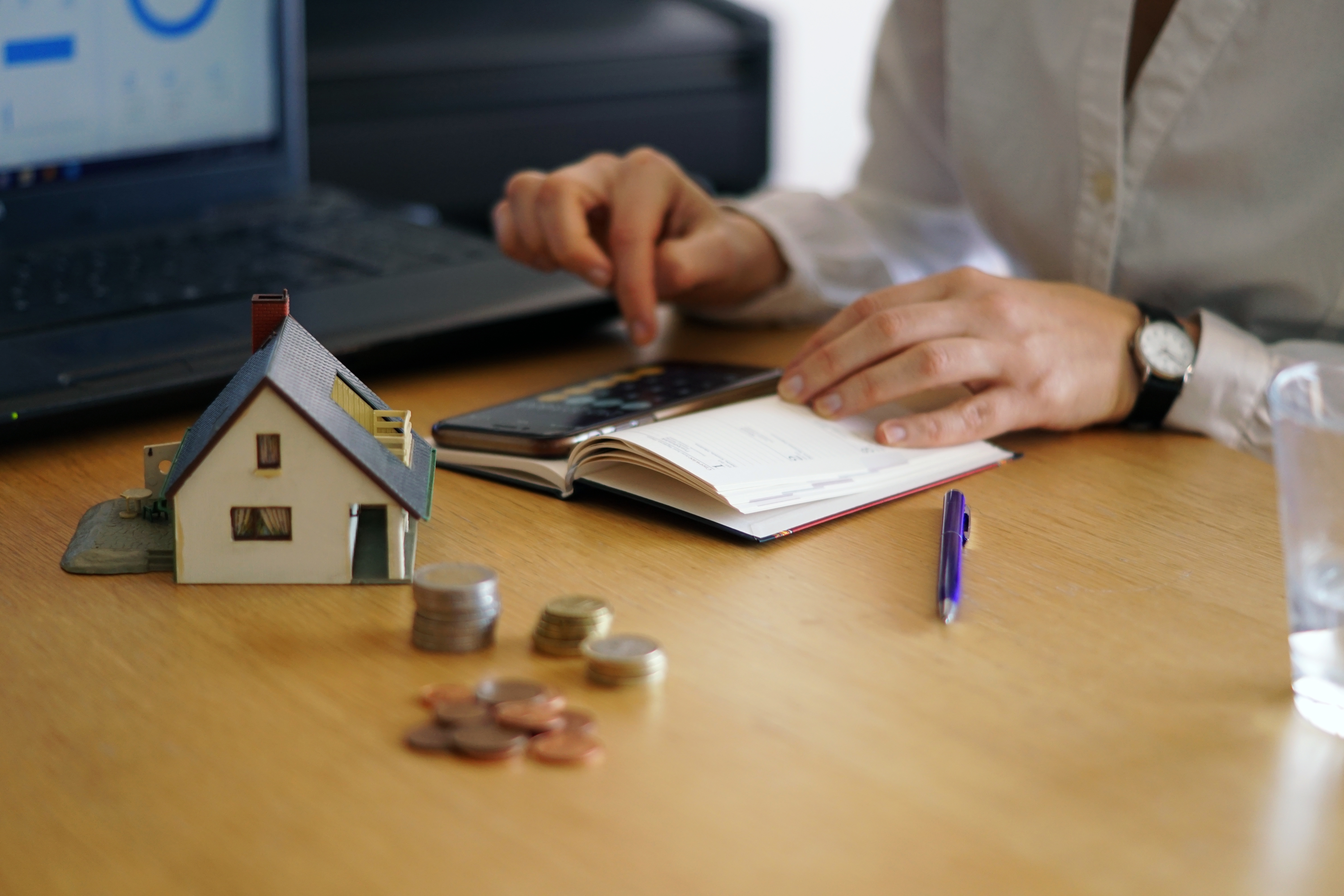 Vale Mais a Pena Financiar ou Fazer Consórcio em 2025?